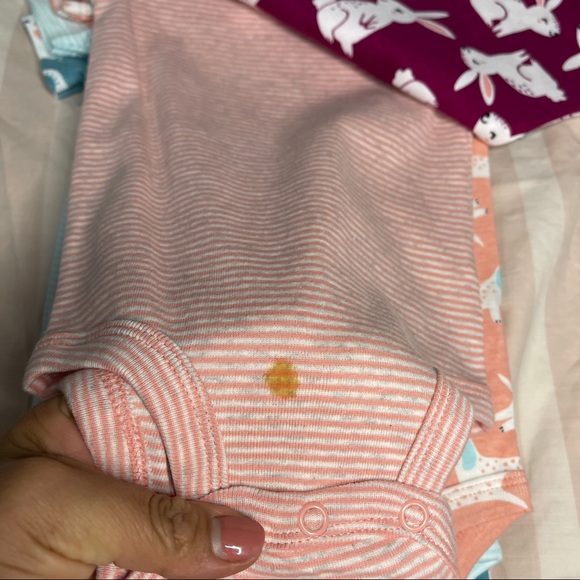 Carter’s 5 Piece Onesies with 3 snap Buttons - Picture 4 of 7